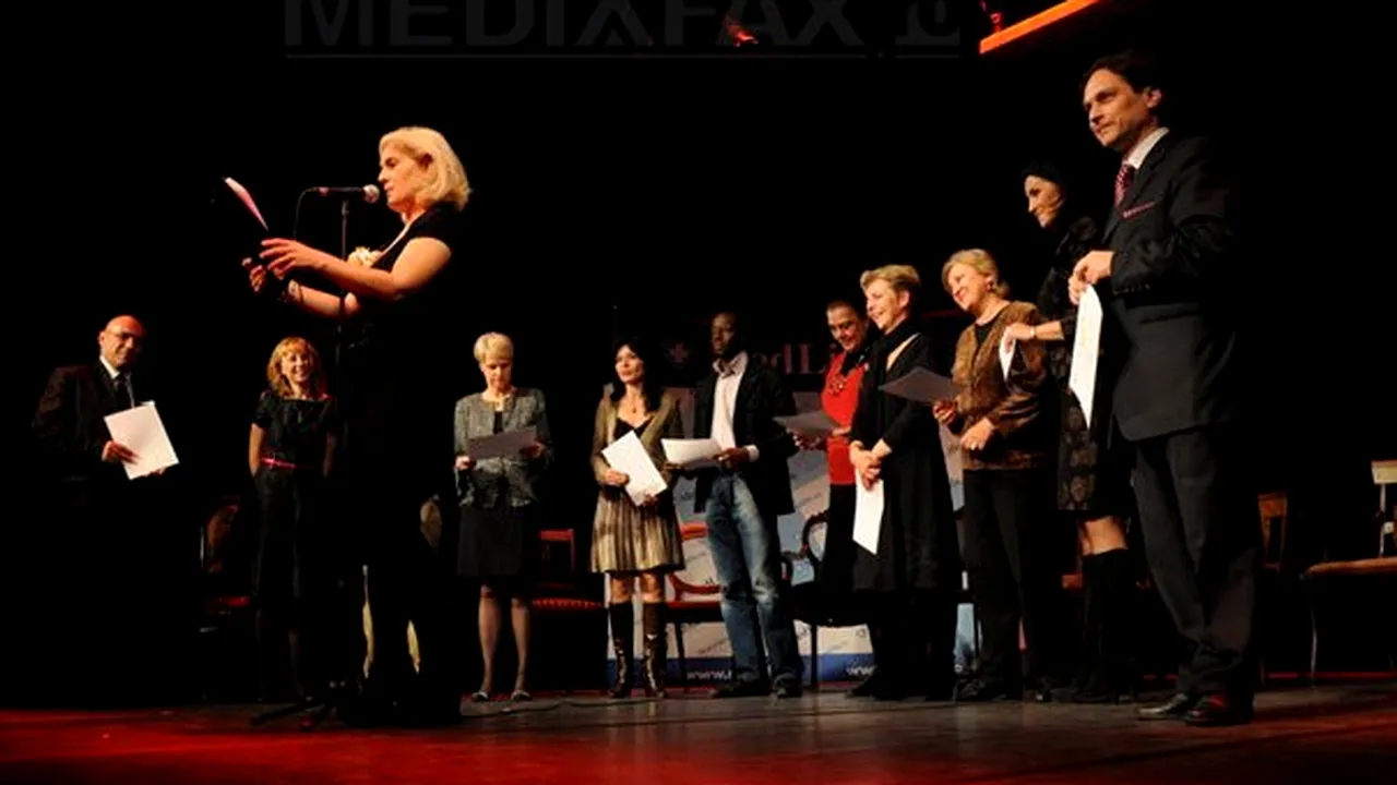 Gala FONPC: Premiul presei - Paula Herlo (Pro TV), menţiune specială - Aurelia Alexa (MEDIAFAX) - FOTO