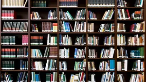 Premieră în România. O bibliotecă are interpret mimico-gestual pentru persoanele cu dizabilităţi