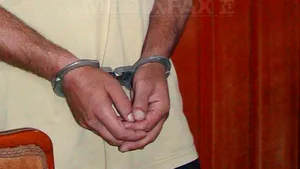 Bărbatul suspectat că a tras cu arma la Bărbuleşti a fost reţinut