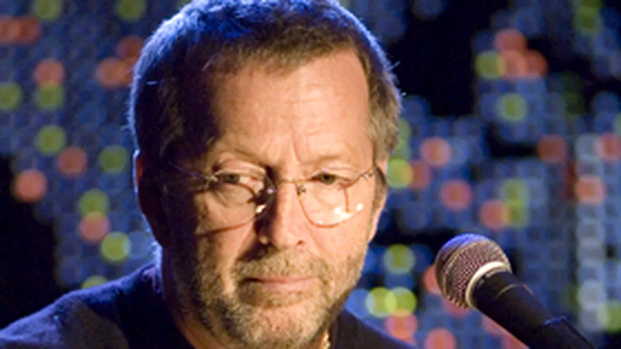 Eric Clapton, invitat să susţină un concert în Coreea de Nord