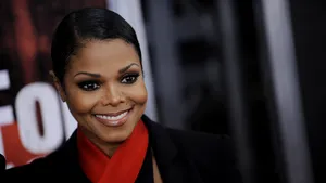 Janet Jackson a devenit mamă pentru prima oară, la vârsta de 50 de ani. Cântăreaţa a născut un băieţel