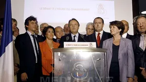 Seism politic în Franţa, înaintea prezidenţialelor: Socialiştii preiau conducerea Senatului