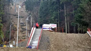 Proprietarul terenului unde sunt izvoarele minerale din Slănic Moldova cere bani pentru redeschidere