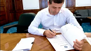 Al doilea pilot român din echipajul care a doborât drona din spațiul aerian al Estoniei, decorat de ministrul Apărării