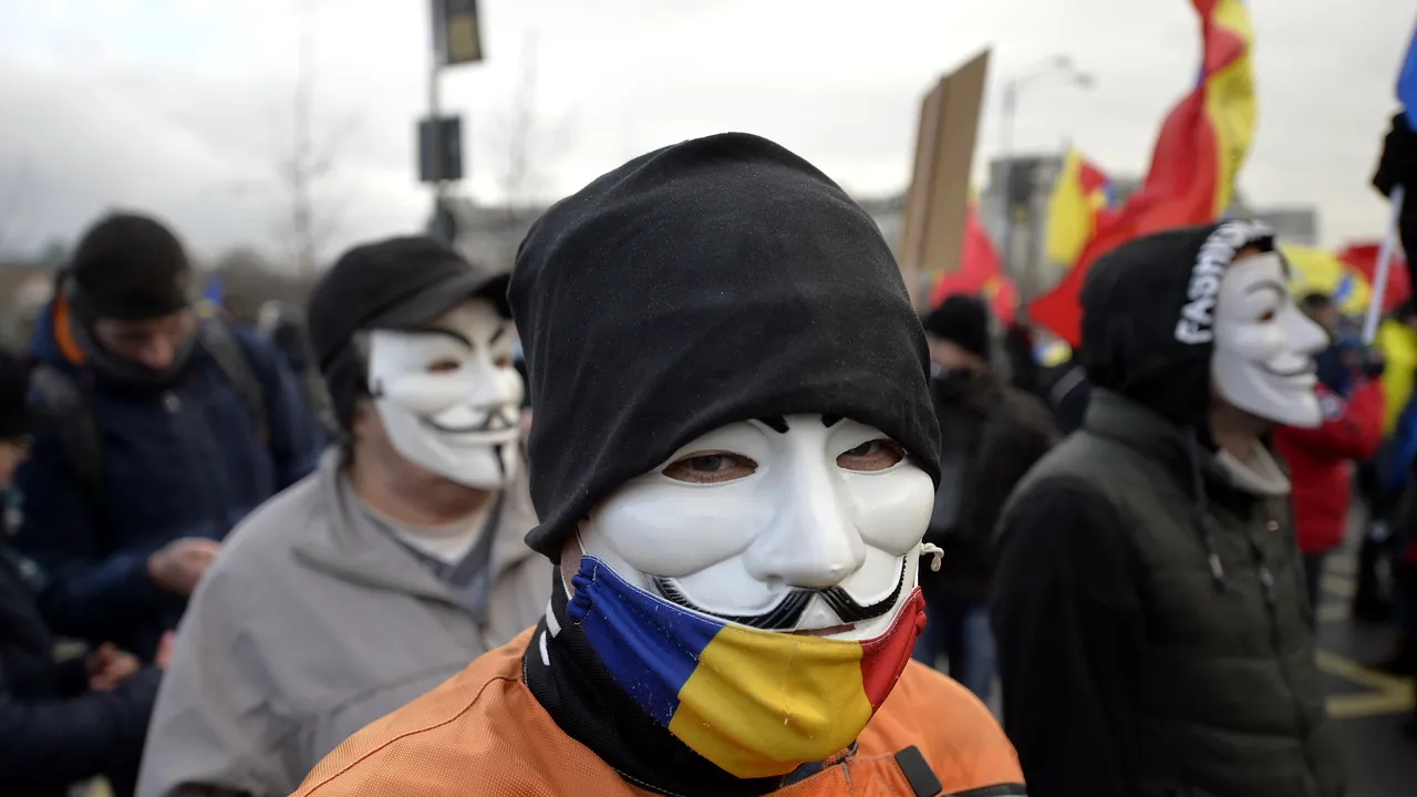 AUR renunţă la protestul împotriva certificatului COVID. Noua zi de ieşit în stradă anunţată de liderul George Simion