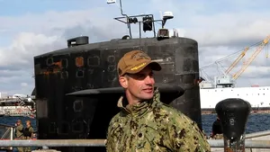 Comandant american de submarin, eliberat din funcţie pentru un incident petrecut pe când nava se afla într-un port din Asia