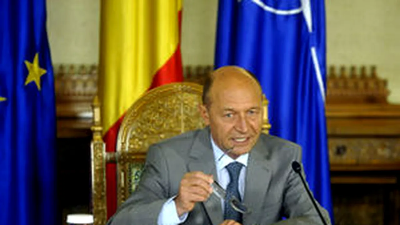 Romanian President Signs Decrees Appointing Interim Democrat Liberal Ministers