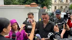 Influencerul Makaveli, întrebat de ce nu a declarat veniturile: „Nu am avut timp”. Adus în cătușe la Parchet pentru audieri