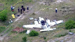 Tragedie în Statele Unite: Un avion s-a prăbuşit în momentul aterizării pe aeroport/ Şase persoane au murit | VIDEO