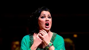 Soprana Anna Netrebko din Rusia nu va mai cânta la Metropolitan Opera din New York