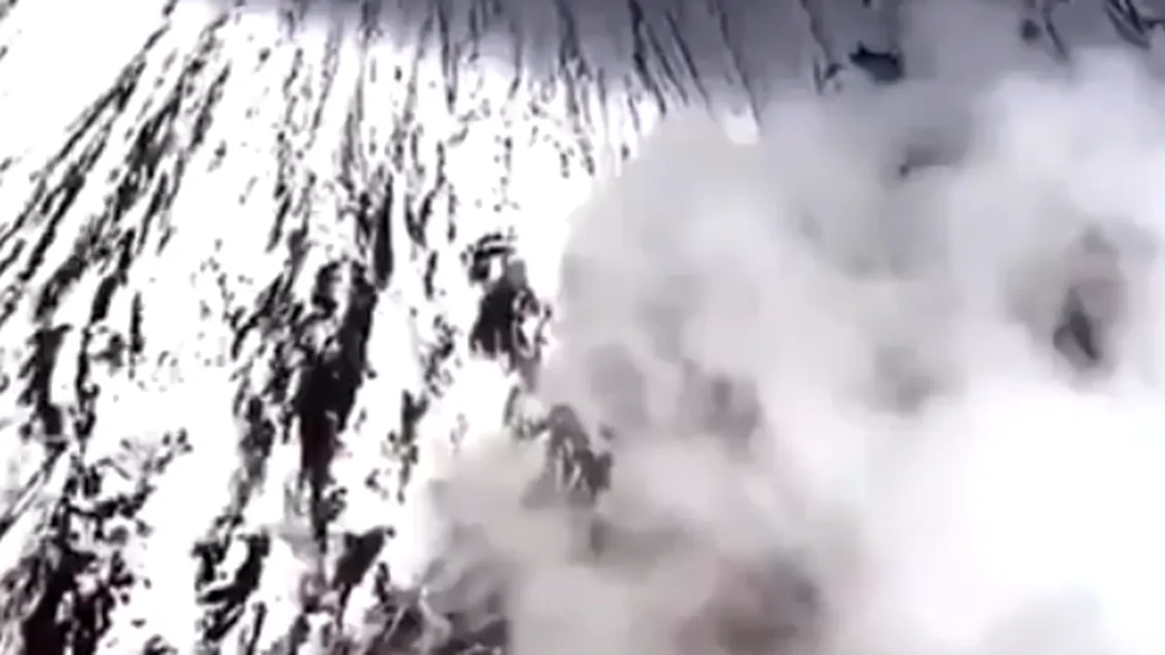 Un vulcan din Rusia a erupt după peste 450 de ani de inactivitate