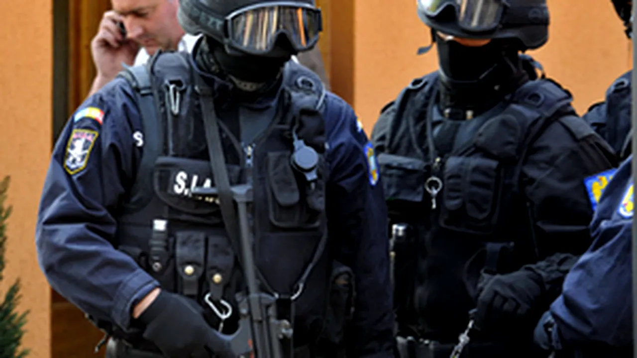 17 mandate europene de arestare, puse în aplicare poliţiştii români în ultima săptămână