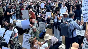 Londra: Polițiștii au arestat peste 200 de participanți la un protest pro-palestinian