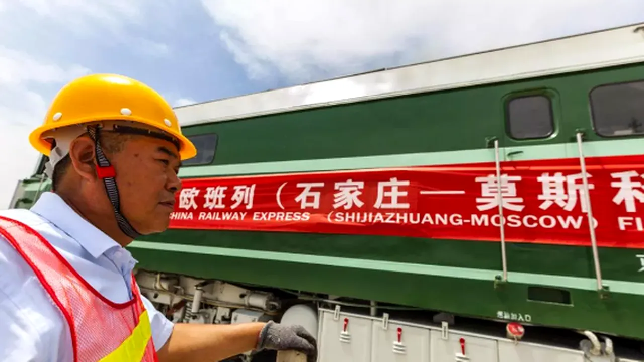 Drumul mătăsii, pavat cu gropi: corupţie, lucrări-fantomă şi datorii, aşa vrea China lui Xi Jinping să concureze SUA