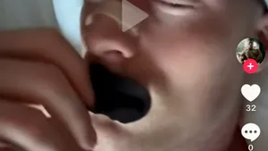 Ce este sleepmaxxingul, de ce e atât de viral pe TikTok și de ce oamenii cu carte îți recomandă să-l eviți