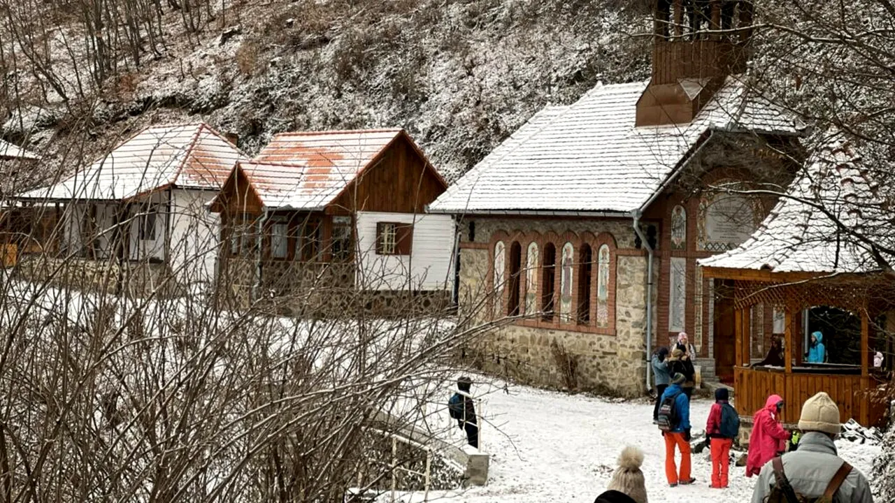 Schitul în care au slujit doi sfinți, construit după planurile arhitectului Arcului de Triumf