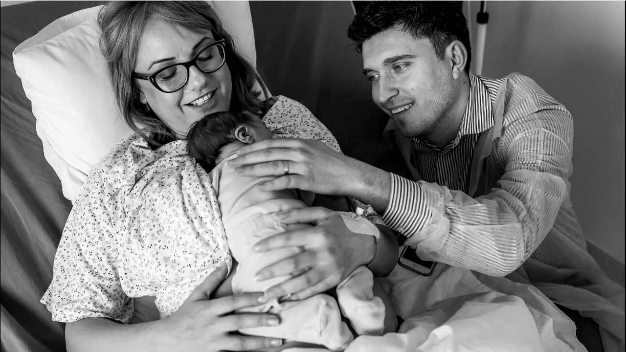 Denisa Sîrb, fotograful care surpinde prima gură de aer. Cât costă o astfel de şedinţă foto inedită