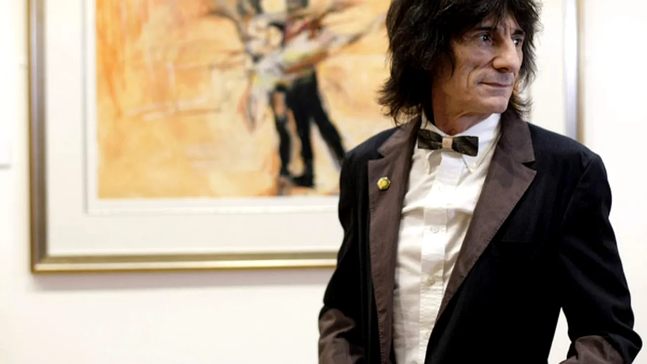 Ronnie Wood a primit un simplu avertisment din partea poliţiei după ce şi-a agresat fosta iubită