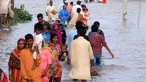 Cel puţin 108 morţi şi peste 300.000 de persoane afectate în Pakistan, din cauza inundaţiilor - GALERIE FOTO