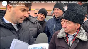 Prima zi de lucru la o primărie din Suceava, marcată de protest: Taxa de salubrizare triplată îi revoltă pe localnici