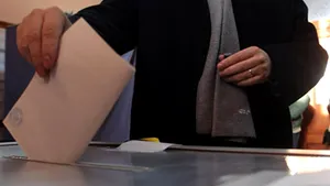 Alegătorii care votează doar pentru preşedinte sau doar la referendum nu pot reveni la urne