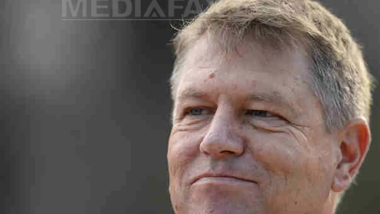 Iohannis, după ce a participat la liturghia de la Catedrala Mitropolitană Ortodoxă din Sibiu: Doresc tuturor «La mulţi ani!» şi un an 2015 binecuvântat