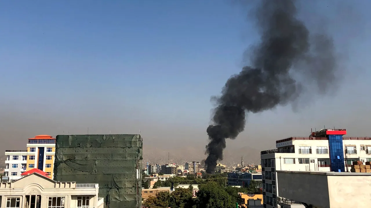 Tentativă de asasinare cu bombă a vicepresedintelui din Afganistan. Patru persoane au murit şi alte 16 au fost rănite