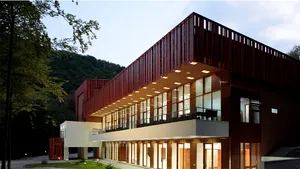 EXCLUSIV: SRI va prelua Hotelul Maria din Băile Olăneşti, lăsat până acum de RA-APPS pentru turişti