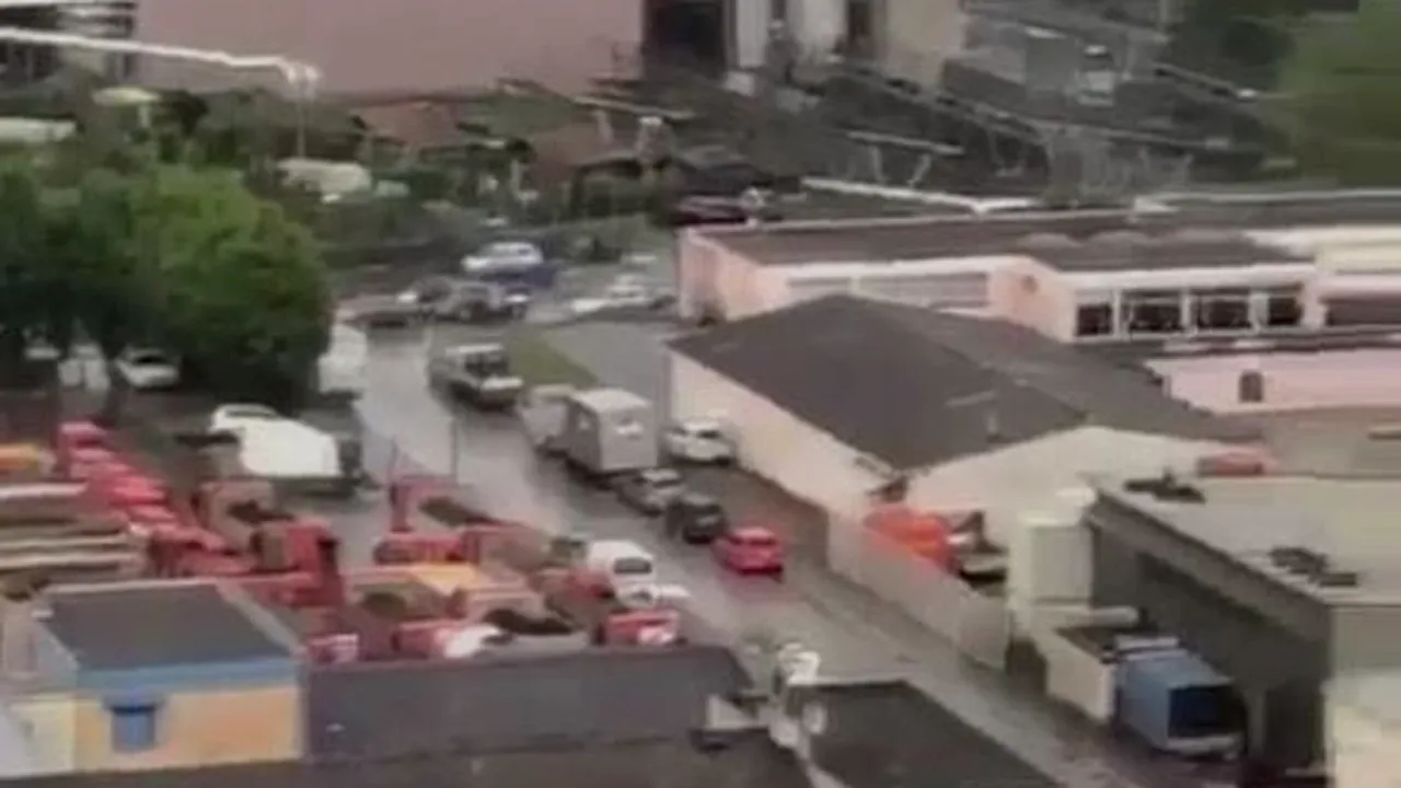 McDrive-urile au fost luate cu asalt în Elveţia. Imagini cu cozile de maşini, poliţia a intervenit. VIDEO