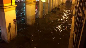 INUNDAŢII MASIVE, în Franţa: Cel puţin 16 oameni au murit, în zona 