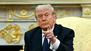 UPDATE. Donald Trump revine cu un nou apel pentru ca statele lumii să se alăture navelor de război ale SUA ca să deschidă Strâmtoarea Ormuz: „Într-un fel sau altul, vom avea strâmtoarea LIBERĂ!”
