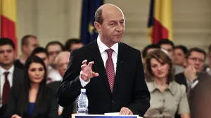 Geoană: Voi ţine cont de majoritatea parlamentară; Băsescu: Voi înfrunta o majoritate