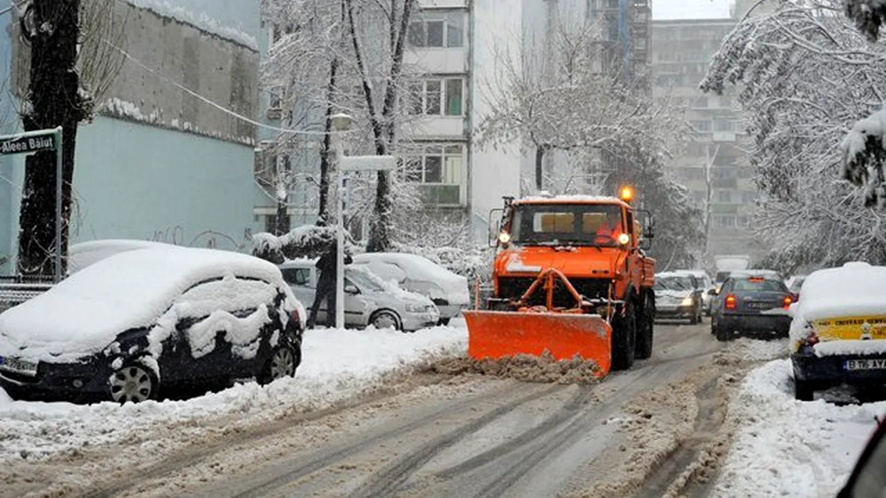Ce străzi din Bucureşti vor fi închise joi noapte pentru deszăpezire
