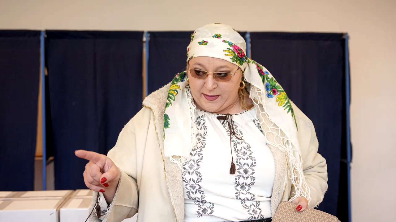 Diana Şoşoacă: Am înţeles că veniţi luni cu mascaţii să mă luaţi la secţie. Vin eu şi vă învăţ istorie