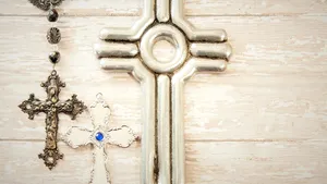 Proiect de lege CONTROVERSAT în provincia canadiană Quebec: Interzicerea TUTUROR simbolurilor religioase în sectorul public