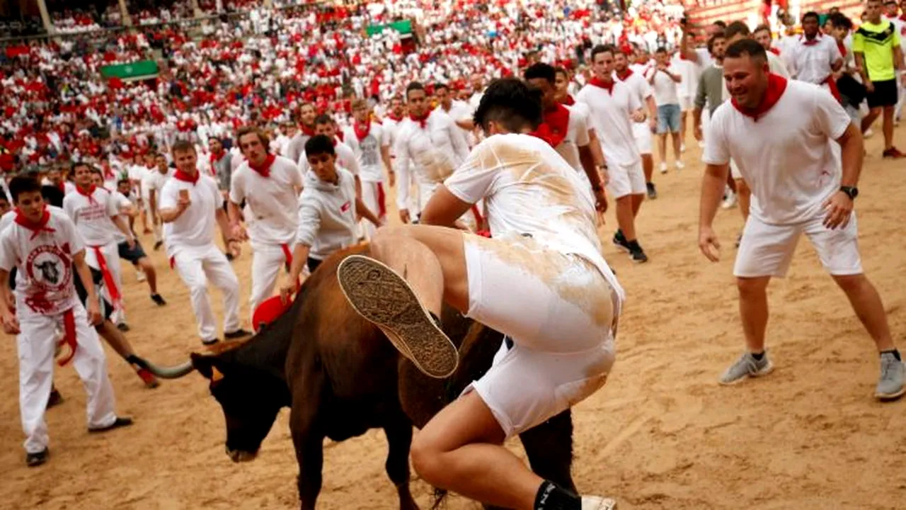 Ultima zi a festivalului San Fermin: Opt persoane spitalizate, trei fiind împunse cu coarnele | FOTO, VIDEO
