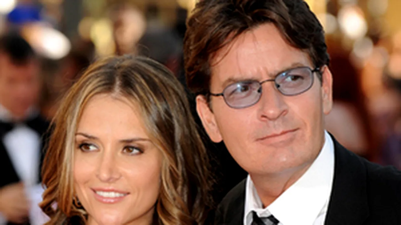 Al doilea dintre gemenii lui Charlie Sheen, născuţi prematur, a fost externat