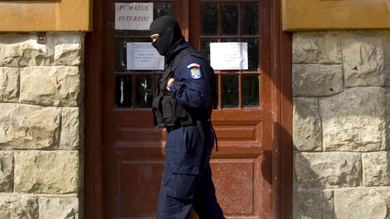 Percheziţii la Serviciul Permise Constanţa, în legătură cu maşini înmatriculate ilegal
