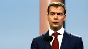 Medvedev le cere ambasadorilor ruşi să fie mai agresivi