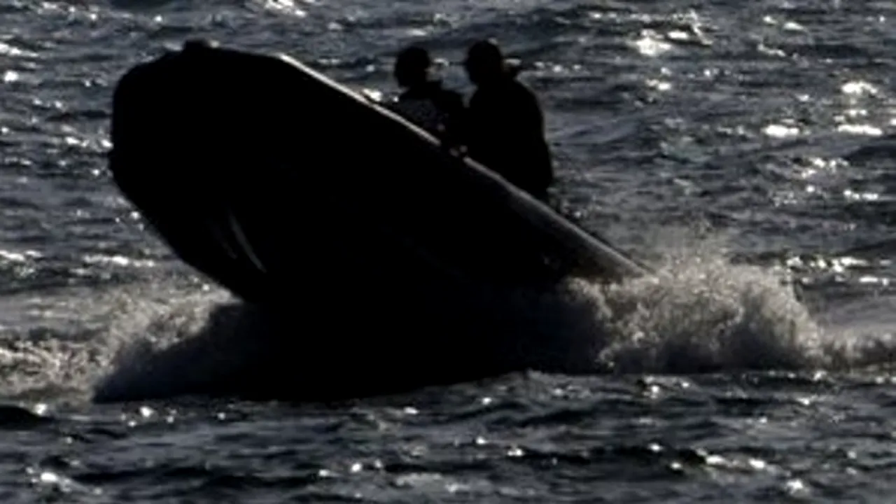 O navă care se îndrepta spre Australia a naufragiat, având 150 de imigranţi la bord
