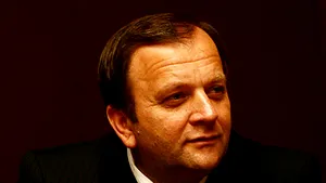 Flutur despre îngheţarea salariilor: Au fost discutate mai multe variante