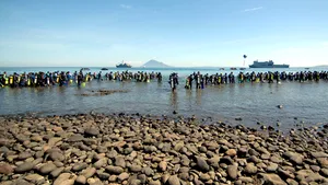 Record Guinness: Cea mai mare scufundare colectivă, în Indonezia