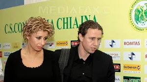 Reghecampf spune că Mircea Sandu a dat ordin să nu fie înregistrat un contract depus de soţia sa. REACŢIA preşedintelui FRF