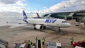 O companie aeriană destinată milenialilor se închide. Ce lucruri inedite se serveau la bord