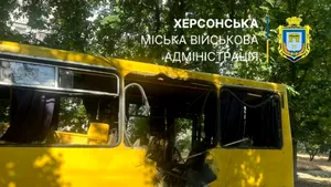 Ucraina. O dronă rusească a lovit un microbuz în Herson: Două persoane au murit, alte cinci sunt rănite