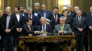Liviu Dragnea: Klaus Iohannis nu ne-a răspuns la scrisoarea prin care PSD şi ALDE au cerut să meargă împreună la consultări/ Preşedinţia anunţă, într-un răspuns pentru Mediafax, că acceptă să primească cele două partide la aceeaşi oră 