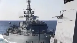 VIDEO | Momentul în care o navă de război rusească se apropie de un distrugător american. Cum au catalogat militarii americani incidentul