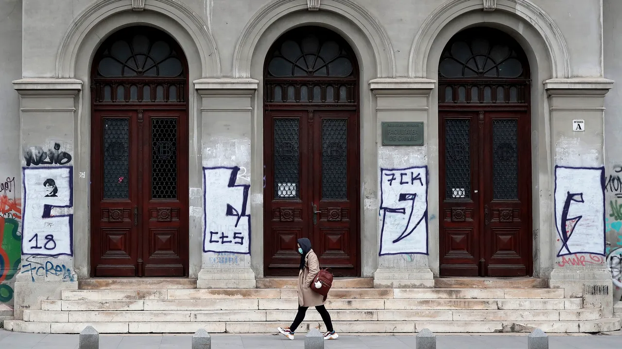 Anunţ în premieră după 27 de ani. Grupul Mobexpert îşi întrerupe activitatea pentru a îşi proteja clienţii şi angajaţii 