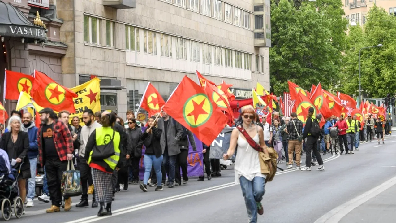 Sute de persoane protestează faţă de noile legi antiteroriste din Suedia
