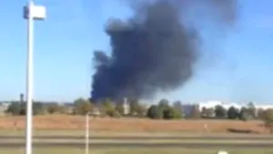 Cel puţin patru morţi după ce un avion s-a prăbuşit pe o clădire în SUA - VIDEO